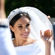 Meghan Markle bo morala na zahtevo kraljice Elizabete opraviti tečaj kraljevih pravil