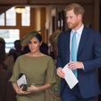Meghan Markle s svojo podobo jemala dih na krstu princa Louisa