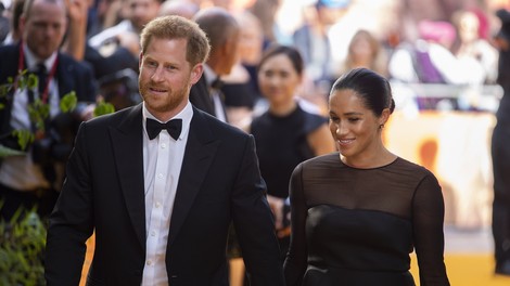 Meghan Markle in princ Harry objavila ljubko fotografijo s poroke, ki jo javnost do zdaj še ni videla
