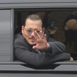 Johnny Depp na sojenju s srbsko kravato: kdo mu jo je podaril?